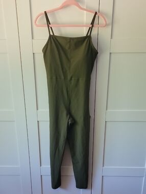 ❄️3/$30 Old Navy Olive Green Athletic Jumpsuit